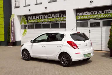 HYUNDAI I20 1.25 Comfort Polar White metalic +Kevesett futott igényes állapot +3X-s GARANCIA !!