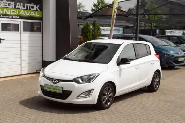 HYUNDAI I20 1.25 Comfort Polar White metalic +Kevesett futott igényes állapot +3X-s GARANCIA !!
