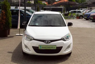 HYUNDAI I20 1.25 Comfort Polar White metalic +Kevesett futott igényes állapot +3X-s GARANCIA !!