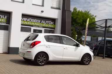 HYUNDAI I20 1.25 Comfort Polar White metalic +Kevesett futott igényes állapot +3X-s GARANCIA !!