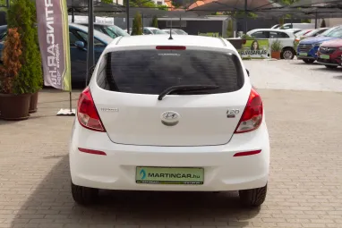 HYUNDAI I20 1.25 Comfort Polar White metalic +Kevesett futott igényes állapot +3X-s GARANCIA !!