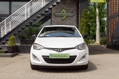 HYUNDAI I20 1.25 Comfort Polar White metalic +Kevesett futott igényes állapot +3X-s GARANCIA !!