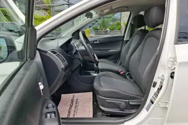 HYUNDAI I20 1.25 Comfort Polar White metalic +Kevesett futott igényes állapot +3X-s GARANCIA !!
