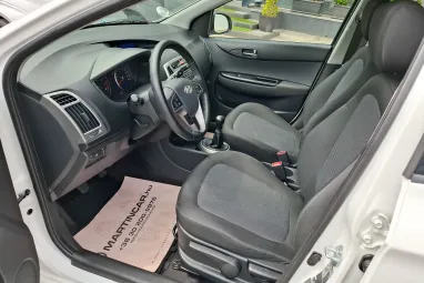 HYUNDAI I20 1.25 Comfort Polar White metalic +Kevesett futott igényes állapot +3X-s GARANCIA !!