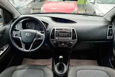 HYUNDAI I20 1.25 Comfort Polar White metalic +Kevesett futott igényes állapot +3X-s GARANCIA !!