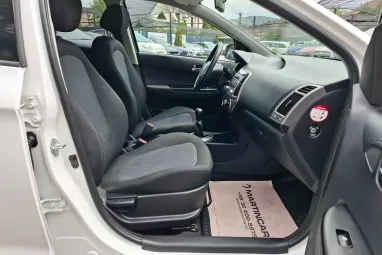 HYUNDAI I20 1.25 Comfort Polar White metalic +Kevesett futott igényes állapot +3X-s GARANCIA !!