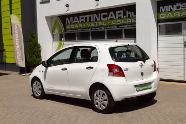 TOYOTA YARIS 1.33 Terra Polar White Edition + Gyönyörű Gyárias állapot +3X-s GARANCIA !!