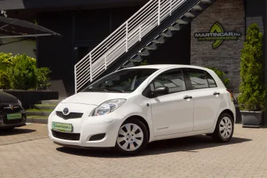 TOYOTA YARIS 1.33 Terra Polar White Edition + Gyönyörű Gyárias állapot +3X-s GARANCIA !!