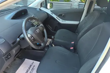 TOYOTA YARIS 1.33 Terra Polar White Edition + Gyönyörű Gyárias állapot +3X-s GARANCIA !!