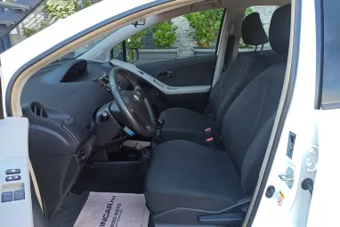 TOYOTA YARIS 1.33 Terra Polar White Edition + Gyönyörű Gyárias állapot +3X-s GARANCIA !!
