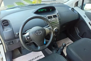TOYOTA YARIS 1.33 Terra Polar White Edition + Gyönyörű Gyárias állapot +3X-s GARANCIA !!