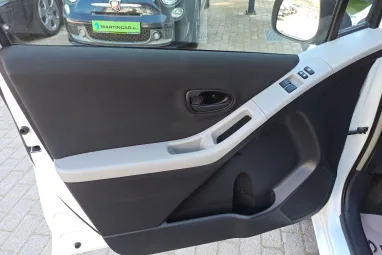 TOYOTA YARIS 1.33 Terra Polar White Edition + Gyönyörű Gyárias állapot +3X-s GARANCIA !!