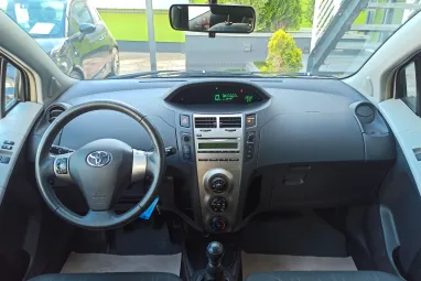 TOYOTA YARIS 1.33 Terra Polar White Edition + Gyönyörű Gyárias állapot +3X-s GARANCIA !!