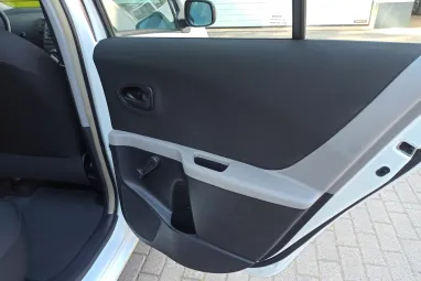 TOYOTA YARIS 1.33 Terra Polar White Edition + Gyönyörű Gyárias állapot +3X-s GARANCIA !!