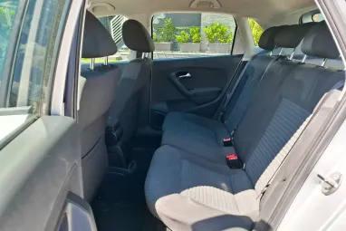 VOLKSWAGEN POLO V 1.6 90 CR TDI Comfortline CROSS Reflex Silver Edition +Magasan felszerelt +Igényesen szervizelt !!
