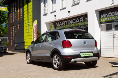 VOLKSWAGEN POLO V 1.6 90 CR TDI Comfortline CROSS Reflex Silver Edition +Magasan felszerelt +Igényesen szervizelt !!