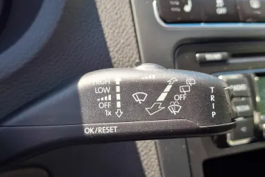 VOLKSWAGEN POLO V 1.6 90 CR TDI Comfortline CROSS Reflex Silver Edition +Magasan felszerelt +Igényesen szervizelt !!