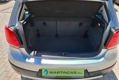 VOLKSWAGEN POLO V 1.6 90 CR TDI Comfortline CROSS Reflex Silver Edition +Magasan felszerelt +Igényesen szervizelt !!