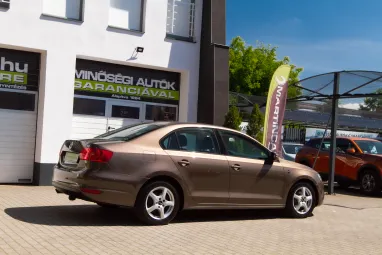 VOLKSWAGEN JETTA VI 1.2 TSI Trendline Reflexív Toffee Brown Metallic +Első Tulajdonos +Végig Szervizelt +3X-s GARANCIA
