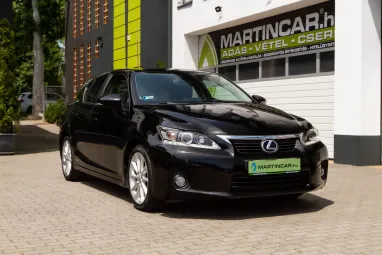 LEXUS CT 200h Executive&Navigation (Automata) Graphite Black Glass +Igényes állapot +Magas Felszereltség +3X-s GARANCIA !!