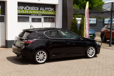 LEXUS CT 200h Executive&Navigation (Automata) Graphite Black Glass +Igényes állapot +Magas Felszereltség +3X-s GARANCIA !!