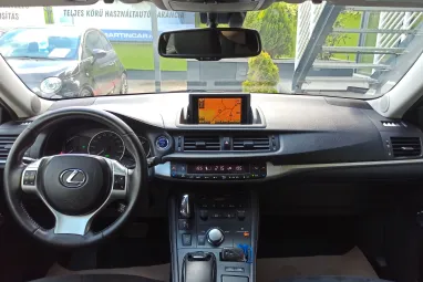 LEXUS CT 200h Executive&Navigation (Automata) Graphite Black Glass +Igényes állapot +Magas Felszereltség +3X-s GARANCIA !!