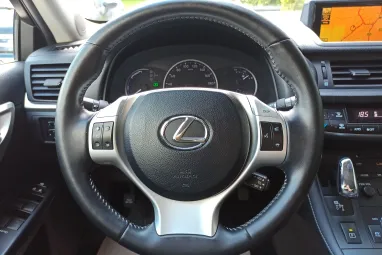 LEXUS CT 200h Executive&Navigation (Automata) Graphite Black Glass +Igényes állapot +Magas Felszereltség +3X-s GARANCIA !!