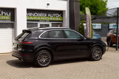 PORSCHE CAYENNE Tiptronic ic Jet Black +Eredeti Magyar Autó +Első Tulajdonos +Full Szervíz !!
