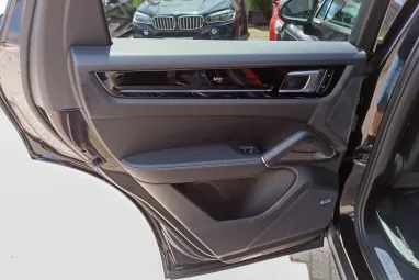 PORSCHE CAYENNE Tiptronic ic Jet Black +Eredeti Magyar Autó +Első Tulajdonos +Full Szervíz !!