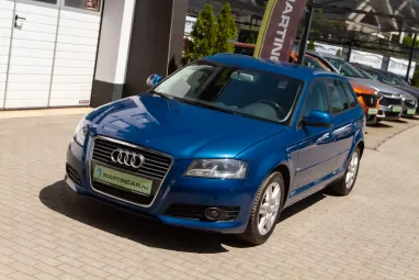 AUDI A3 1.6 TDI Attraction DPF Sportback Aruba Blue Metallic +Első Tulajdonostól +Keveset futott +3X-s GARANCIA