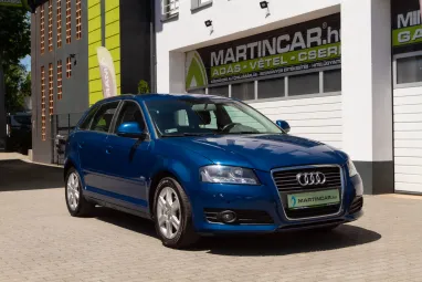 AUDI A3 1.6 TDI Attraction DPF Sportback Aruba Blue Metallic +Első Tulajdonostól +Keveset futott +3X-s GARANCIA