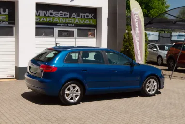 AUDI A3 1.6 TDI Attraction DPF Sportback Aruba Blue Metallic +Első Tulajdonostól +Keveset futott +3X-s GARANCIA