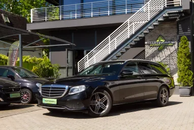 MERCEDES-BENZ E 200 d T 9G-TRONIC Black +Igényes állapot +Magasan felszerelt +3X-s GARANCIA !!