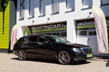 MERCEDES-BENZ E 200 d T 9G-TRONIC Black +Igényes állapot +Magasan felszerelt +3X-s GARANCIA !!