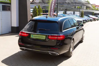MERCEDES-BENZ E 200 d T 9G-TRONIC Black +Igényes állapot +Magasan felszerelt +3X-s GARANCIA !!