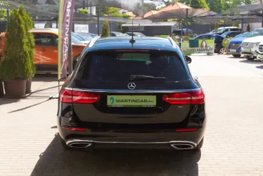 MERCEDES-BENZ E 200 d T 9G-TRONIC Black +Igényes állapot +Magasan felszerelt +3X-s GARANCIA !!