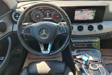 MERCEDES-BENZ E 200 d T 9G-TRONIC Black +Igényes állapot +Magasan felszerelt +3X-s GARANCIA !!