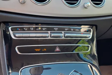 MERCEDES-BENZ E 200 d T 9G-TRONIC Black +Igényes állapot +Magasan felszerelt +3X-s GARANCIA !!