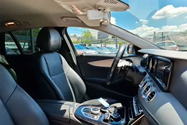 MERCEDES-BENZ E 200 d T 9G-TRONIC Black +Igényes állapot +Magasan felszerelt +3X-s GARANCIA !!