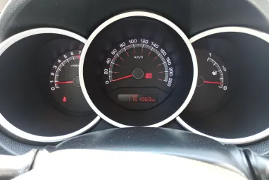 KIA VENGA 1.4 EX Machine Silver +1.Tulajdonos +Vez.Szervizkönyv +Keveset futott +3X-s GARANCIA !!
