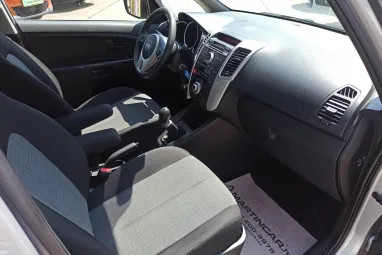 KIA VENGA 1.4 EX Machine Silver +1.Tulajdonos +Vez.Szervizkönyv +Keveset futott +3X-s GARANCIA !!