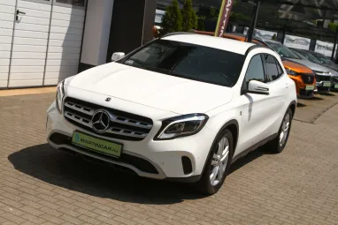 MERCEDES-BENZ GLA 200 7G-DCT Polar White +Eredeti Magyar Autó +Mint az ÚJ +3X-s GARANCIA !!