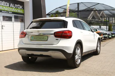 MERCEDES-BENZ GLA 200 7G-DCT Polar White +Eredeti Magyar Autó +Mint az ÚJ +3X-s GARANCIA !!