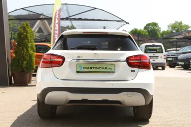 MERCEDES-BENZ GLA 200 7G-DCT Polar White +Eredeti Magyar Autó +Mint az ÚJ +3X-s GARANCIA !!