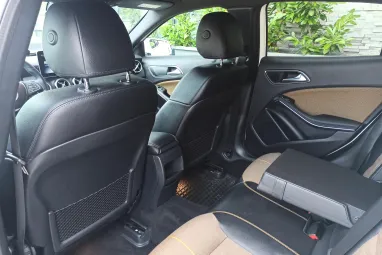 MERCEDES-BENZ GLA 200 7G-DCT Polar White +Eredeti Magyar Autó +Mint az ÚJ +3X-s GARANCIA !!