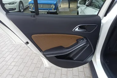 MERCEDES-BENZ GLA 200 7G-DCT Polar White +Eredeti Magyar Autó +Mint az ÚJ +3X-s GARANCIA !!