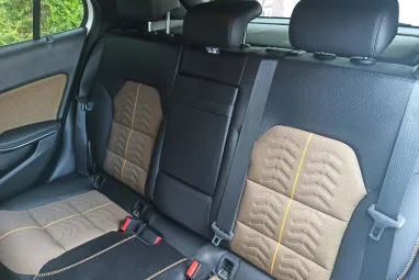 MERCEDES-BENZ GLA 200 7G-DCT Polar White +Eredeti Magyar Autó +Mint az ÚJ +3X-s GARANCIA !!