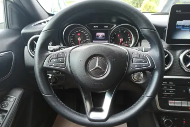 MERCEDES-BENZ GLA 200 7G-DCT Polar White +Eredeti Magyar Autó +Mint az ÚJ +3X-s GARANCIA !!