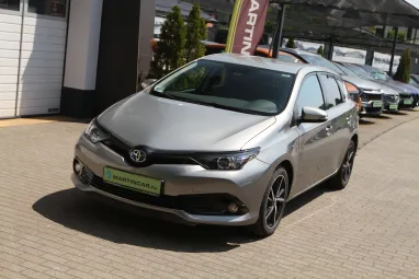 TOYOTA AURIS 1.8 HSD Selection (Automata) Team Dynamic +Super Silver Metallic +14E km +Mint az Új +3X-s GARANCIA !!