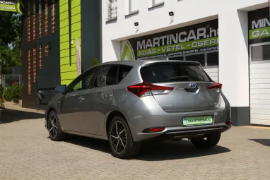 TOYOTA AURIS 1.8 HSD Selection (Automata) Team Dynamic +Super Silver Metallic +14E km +Mint az Új +3X-s GARANCIA !!